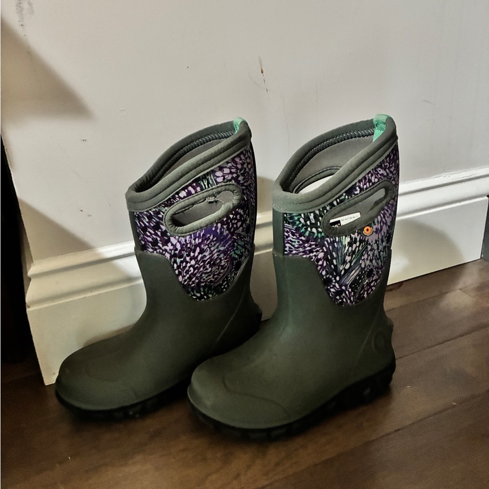 Bogs Olive Green Kids Rain Boots with Purple Patterned Cuff